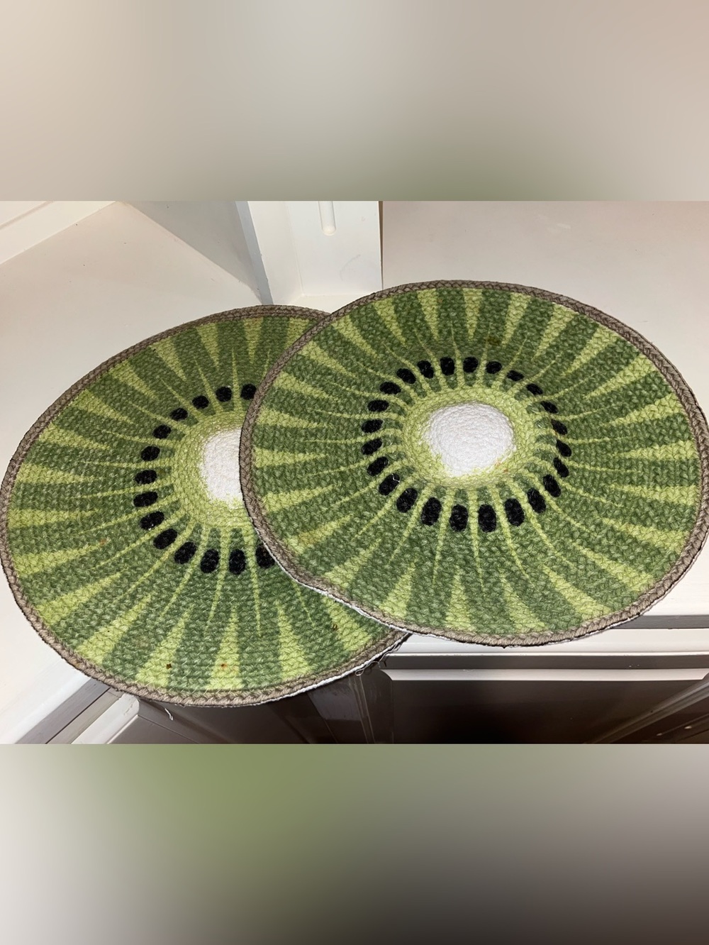 Coastal Bay 2 Round Kiwi Placemats